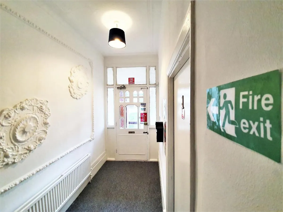 Wellesley Guest Rooms Ilford Couette-café