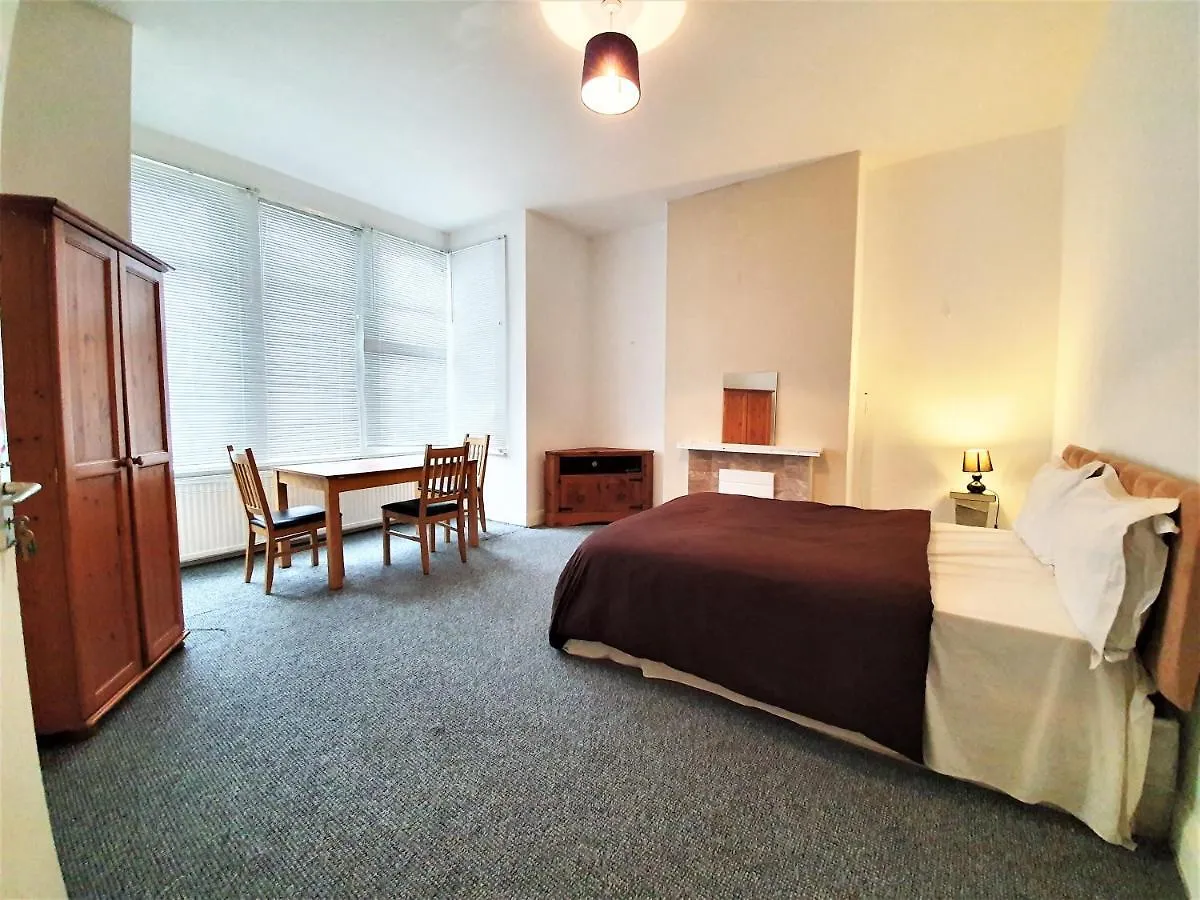 Wellesley Guest Rooms Ίλφορντ 2*,  Ηνωμένο Βασίλειο