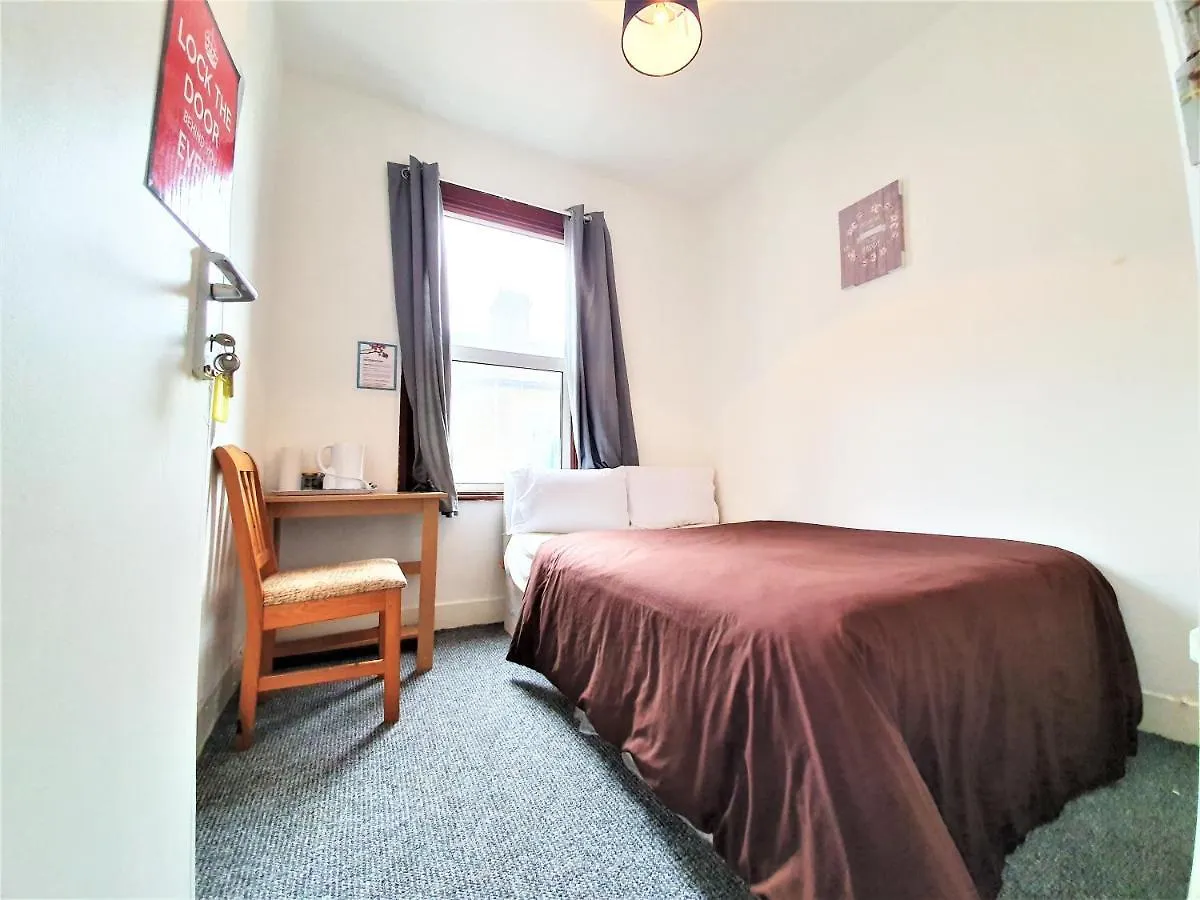 Wellesley Guest Rooms 일포드
